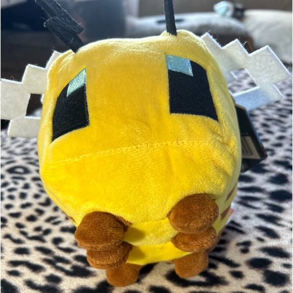 Minecraft Mojang Plush Bumble BEE 6" inch Jinx Stuffed Animal Plush NEW - Picture 4 of 9